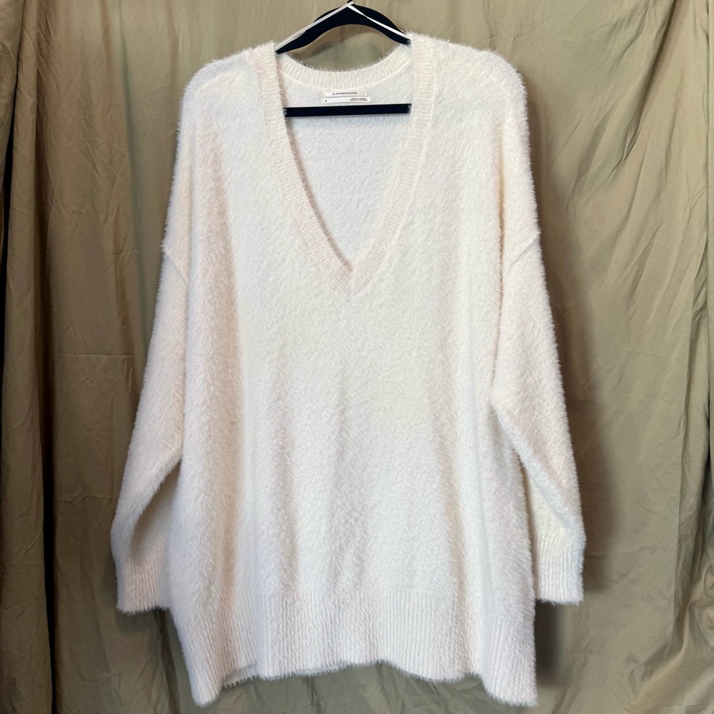 By Anthropologie Oversized Deep V-Neck Eyelash Tunic Ivory Sweater - Picture 4 of 12